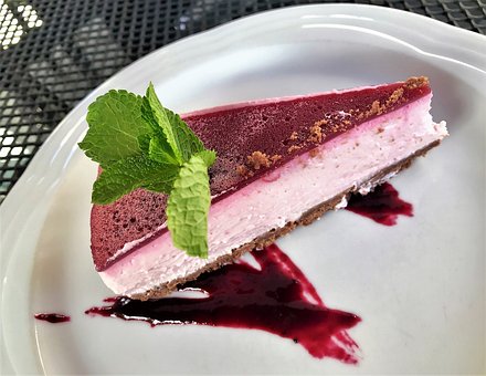 Větrníky, mazance i obložené mísy