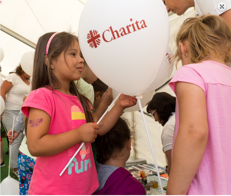 Charity pomáhají nemocným i seniorům